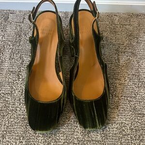NWOT Sezane green velvet heels